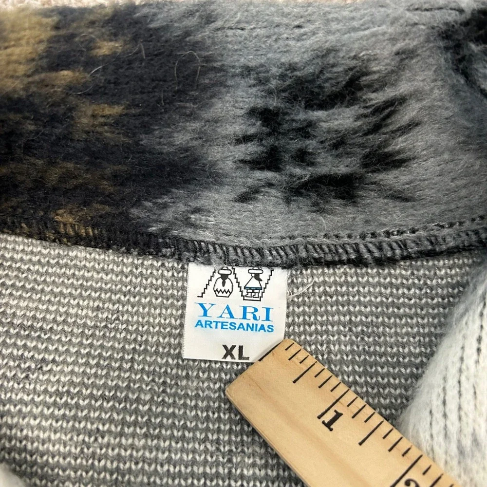 Yari Artesanias Full Zip‎ Wool Sweater Men Size XL Wrap Around Print Llama